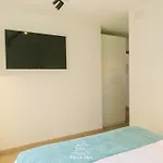 Ana Villa *